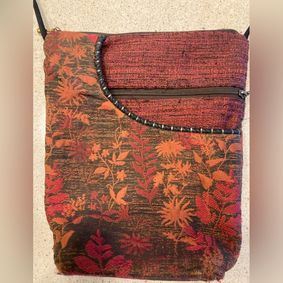 Red and Orange Crossbody Bag with Floral Pattern - Picture 8 of 13